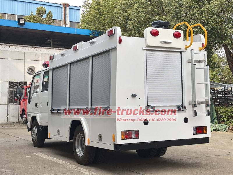 ISUZU ELF light duty fire engine