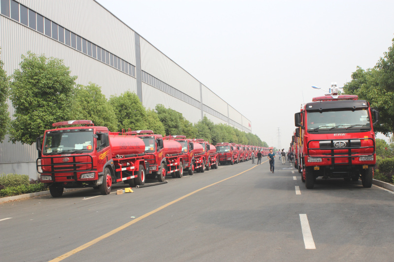 China rescue fire fighting trucks factory